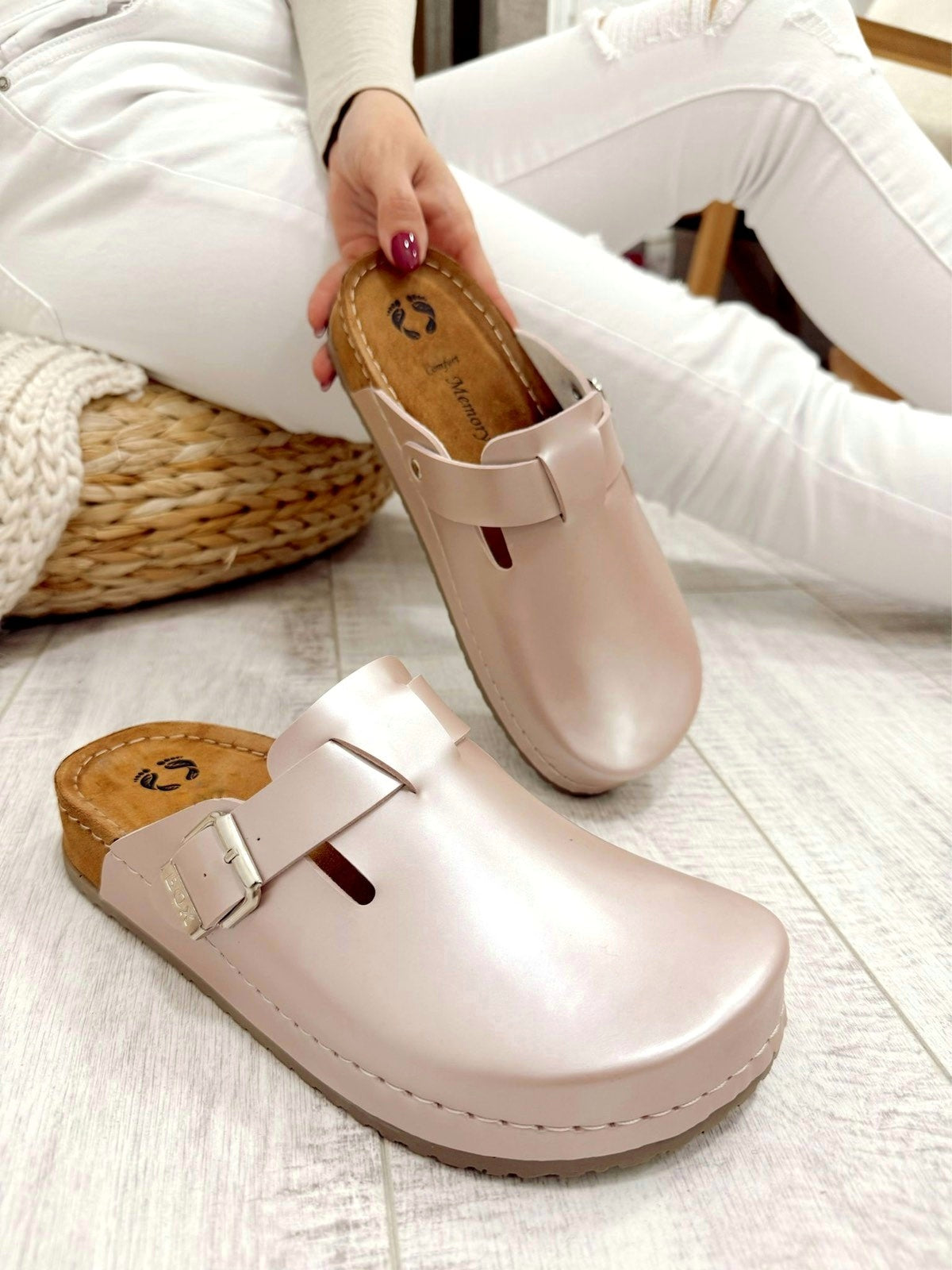 Kožne ženske klompe F819 - LENA Comfort - PUDER ROZA
